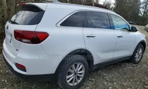 Kia Sorento 2.4L LX FWD 2019 White