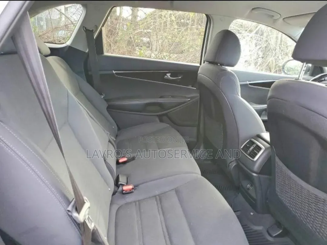 Kia Sorento 2.4L LX FWD 2019 White