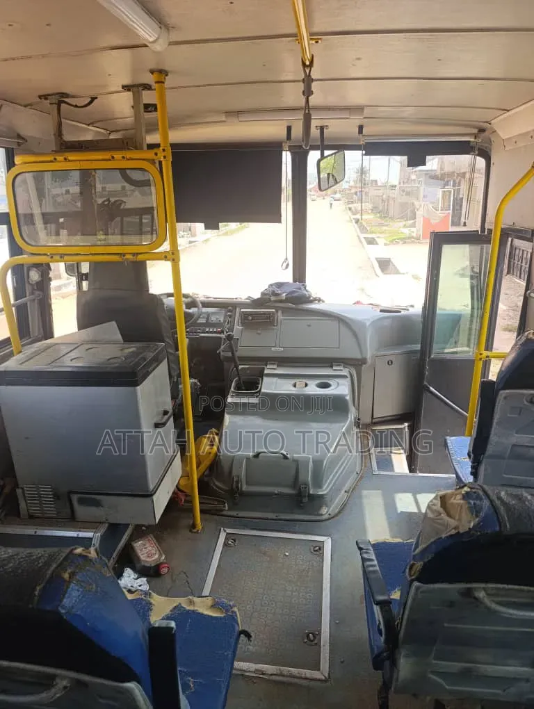 Tata Starbus Ultra Skool 2021 White