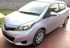 Toyota Vitz 1.0 FWD 5dr 2013 Gray