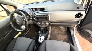 Toyota Vitz 1.0 FWD 5dr 2013 Gray