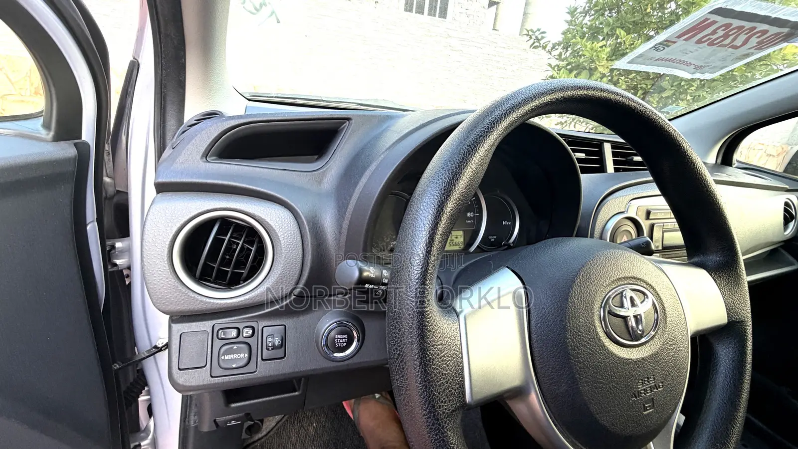 Toyota Vitz 1.0 FWD 5dr 2013 Gray