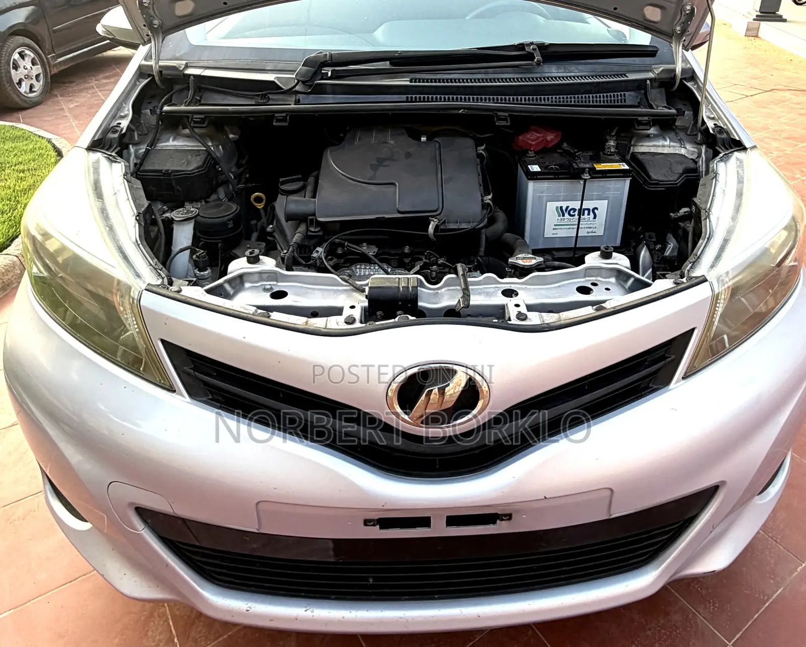 Toyota Vitz 1.0 FWD 5dr 2013 Gray