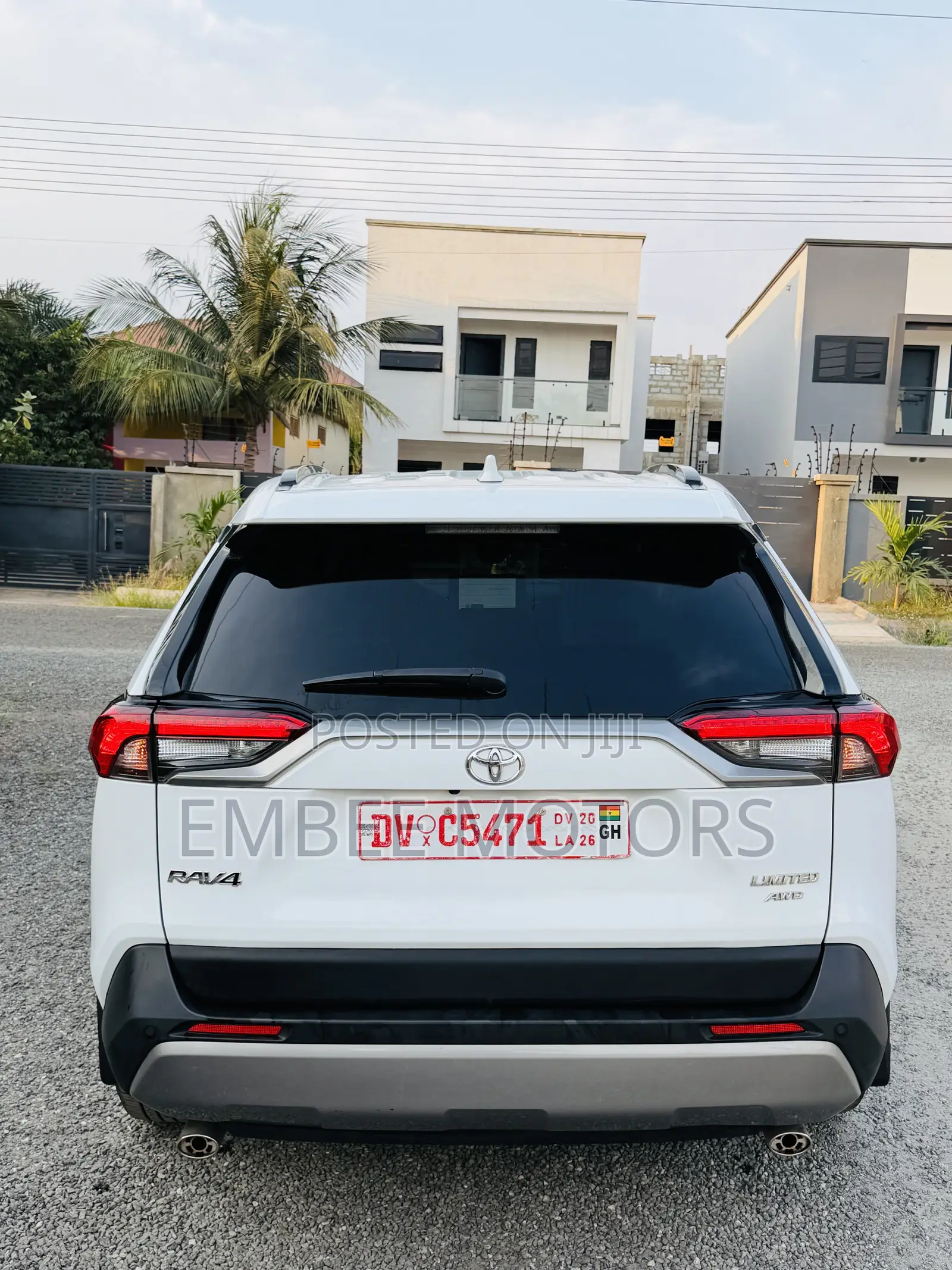 Toyota RAV4 XLE 2025 White