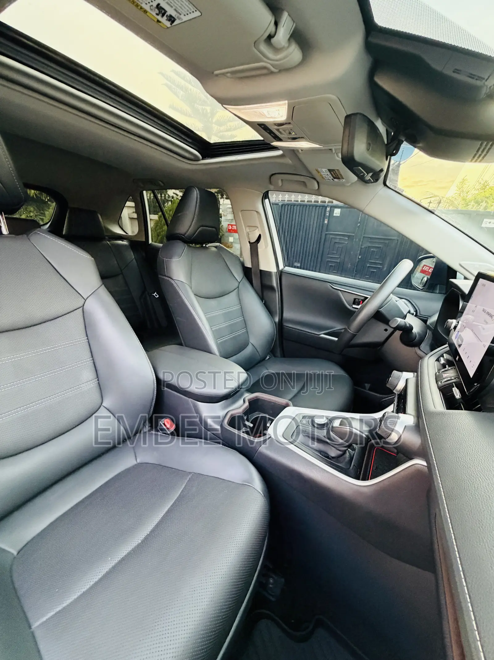 Toyota RAV4 XLE 2025 White