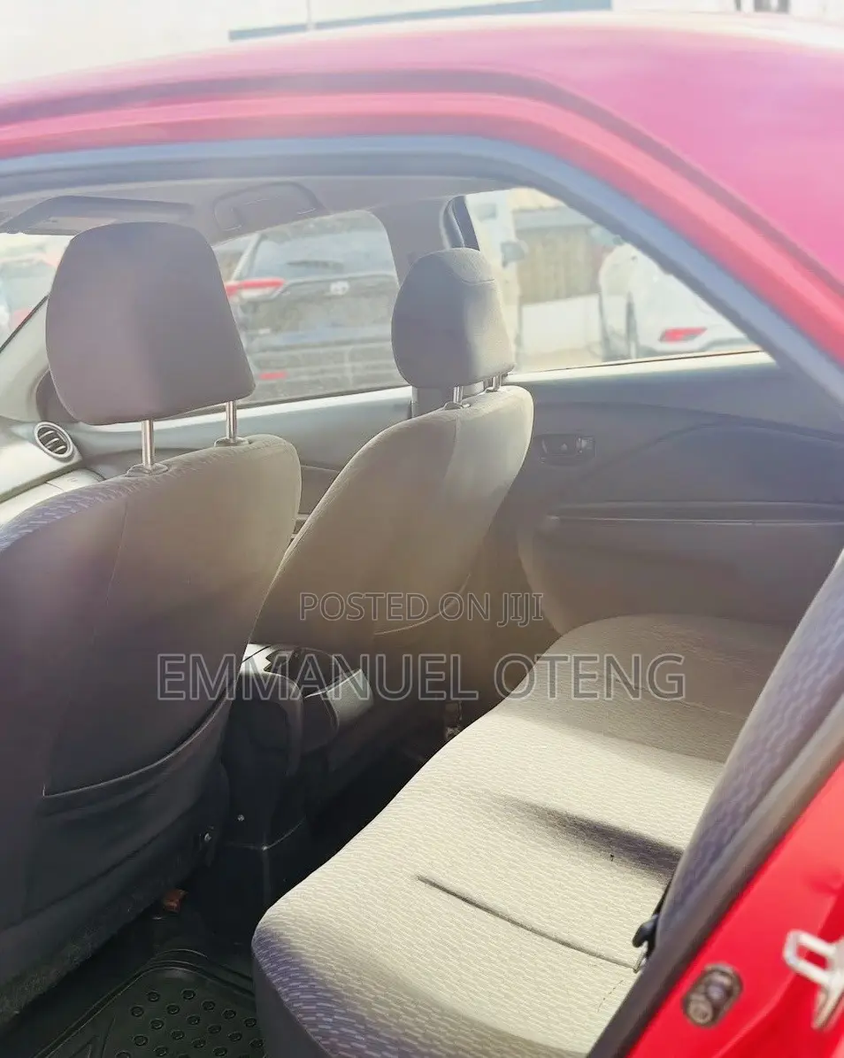 Toyota Yaris 2012 Red