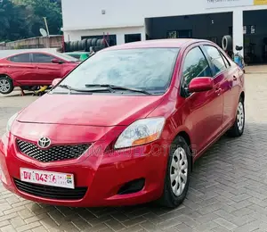 Toyota Yaris 2012 Red
