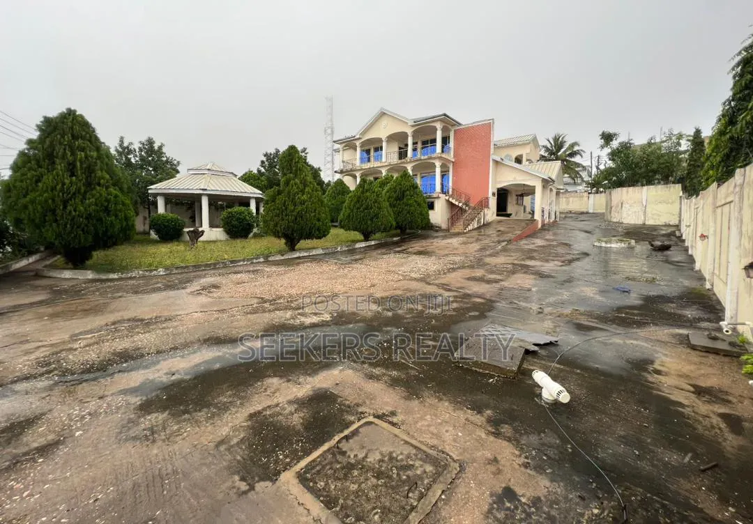 7bdrm House in Seekers Realty, MacCharty Hills for sale
