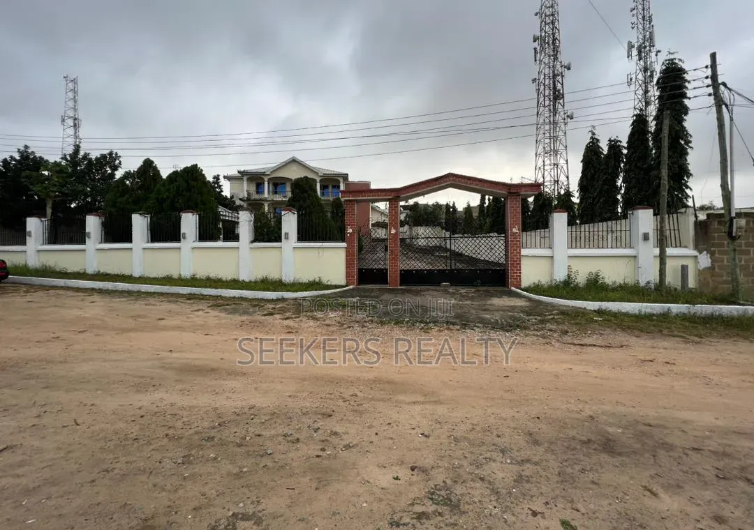 7bdrm House in Seekers Realty, MacCharty Hills for sale