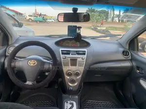 Toyota Yaris 2007 Brown