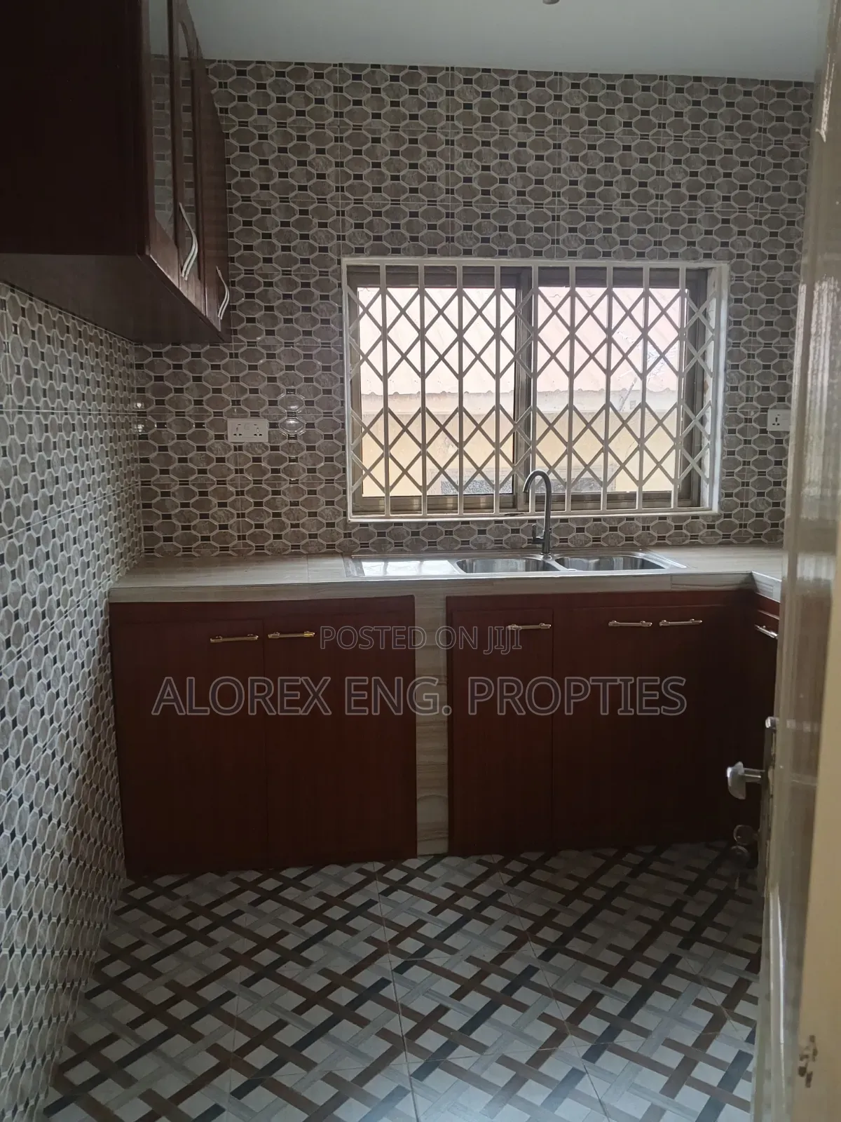 2bdrm Apartment in Adenta Amanfro, Frafraha for rent