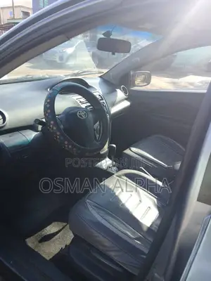 Toyota Yaris 2010 Blue