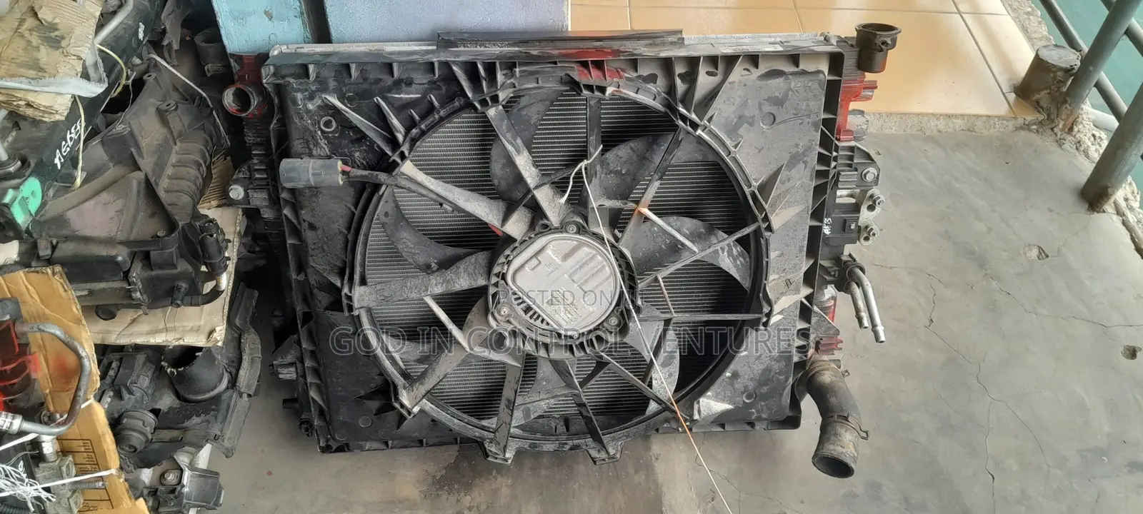 Dodge RAM 2020 Watertank and Condenser
