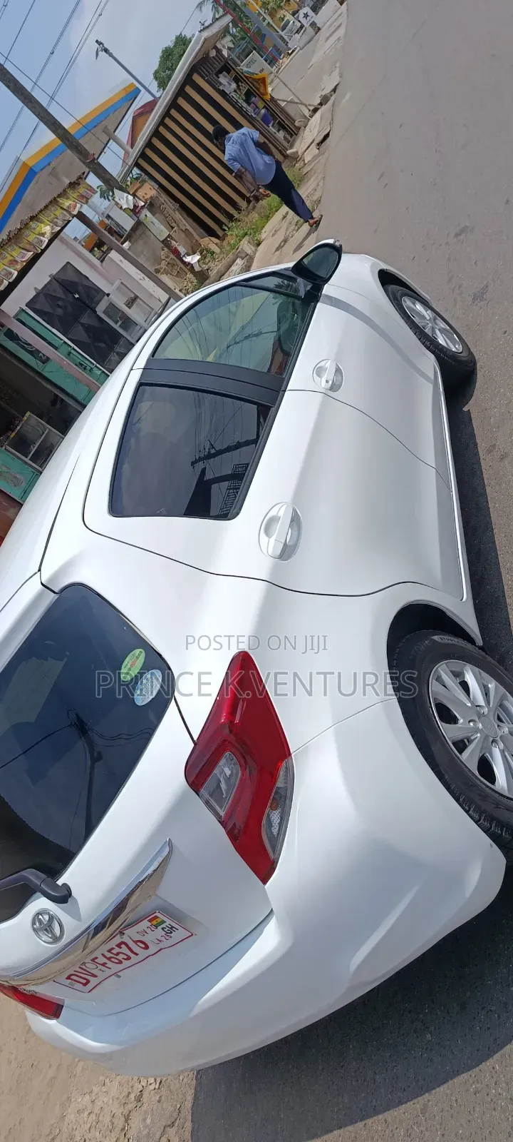 Toyota Vitz 2015 White