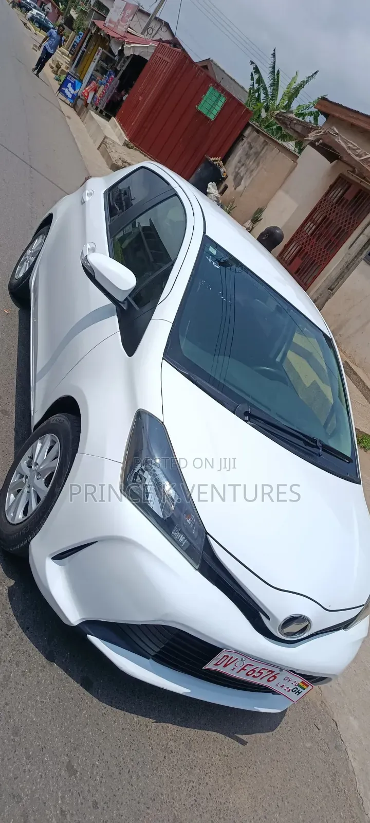 Toyota Vitz 2015 White