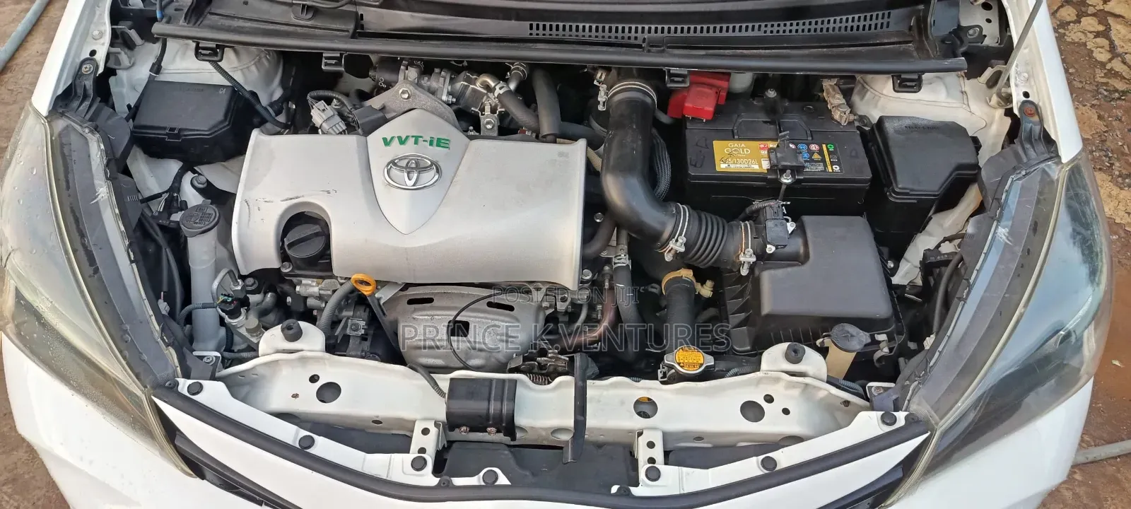 Toyota Vitz 2015 White