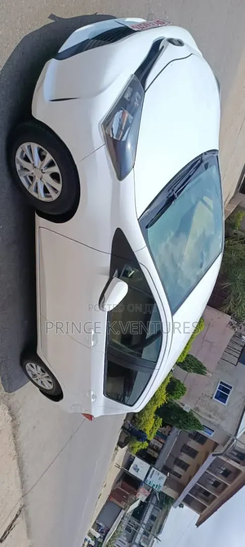 Toyota Vitz 2015 White