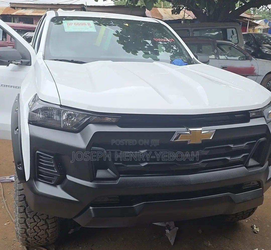Chevrolet Silverado 2500 2025 White