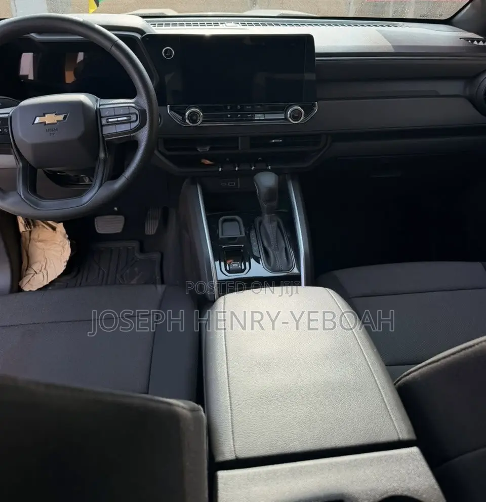 Chevrolet Silverado 2500 2025 White