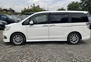 Honda Stepwgn 2012 White