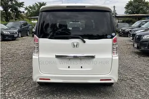 Honda Stepwgn 2012 White