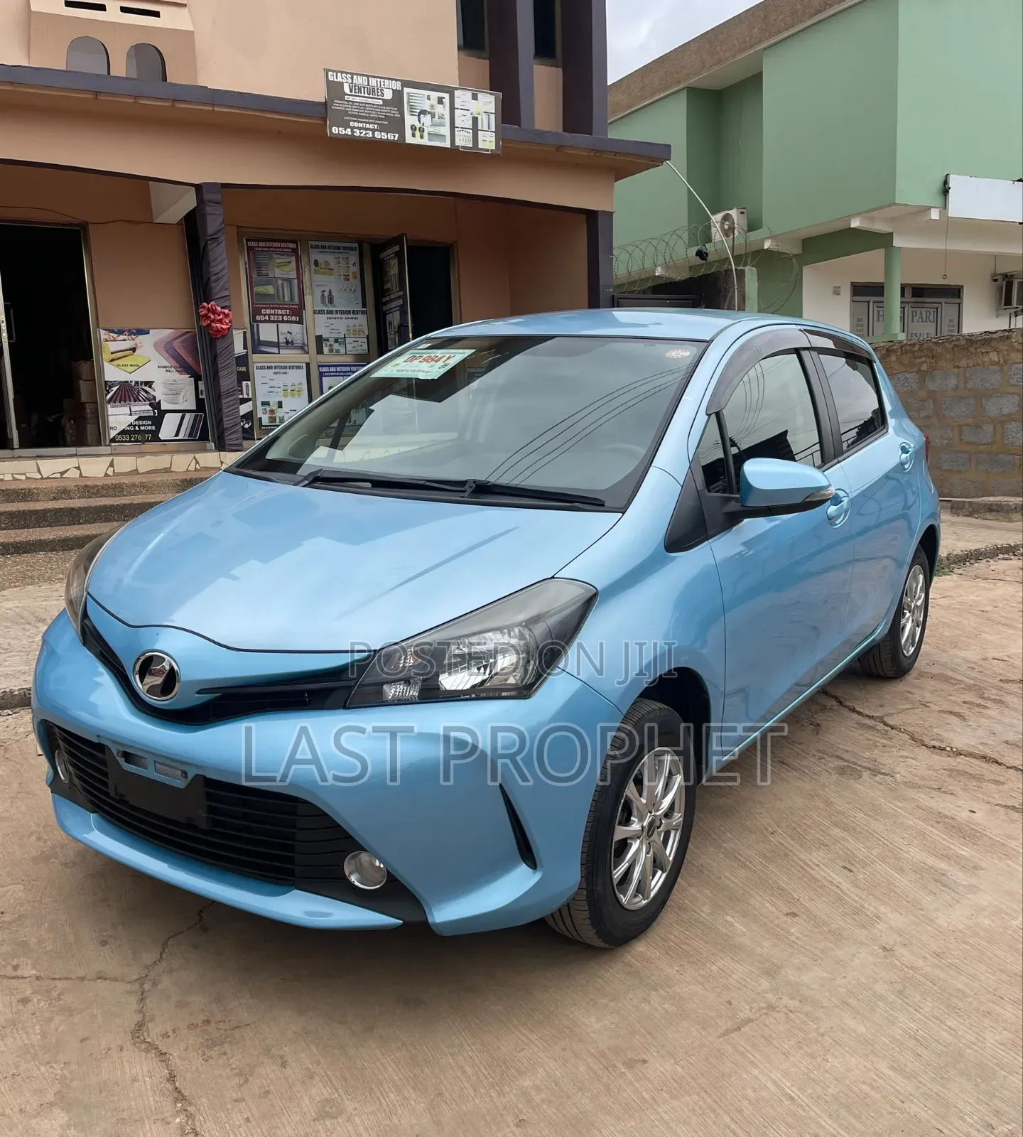 Toyota Vitz 1.3 AWD 5dr 2016 Blue