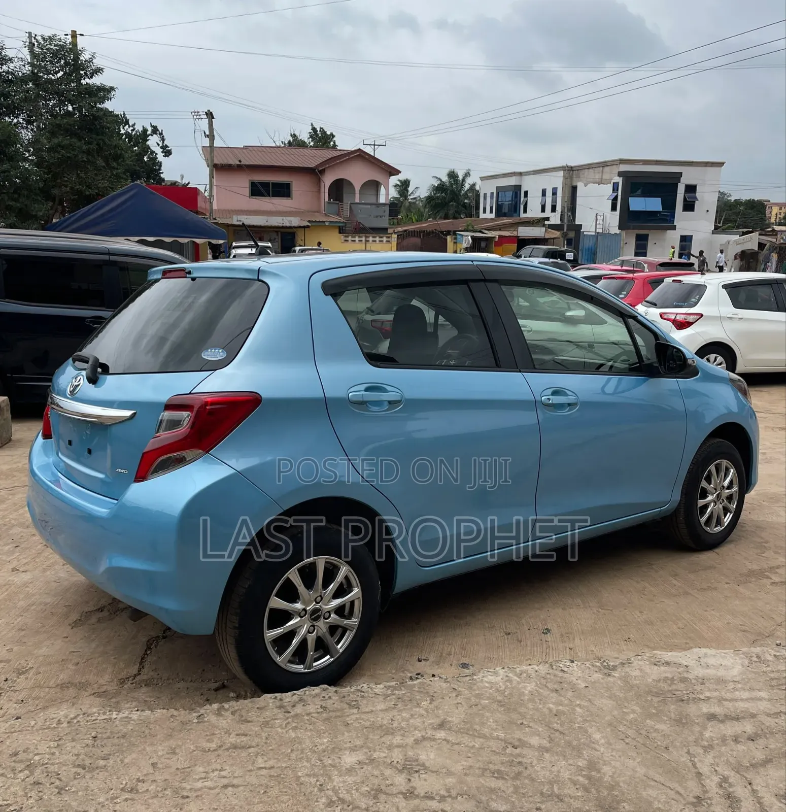 Toyota Vitz 1.3 AWD 5dr 2016 Blue