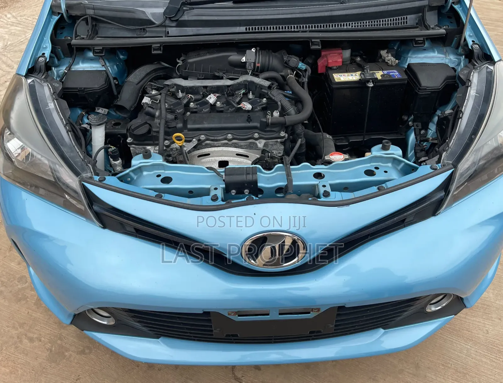 Toyota Vitz 1.3 AWD 5dr 2016 Blue