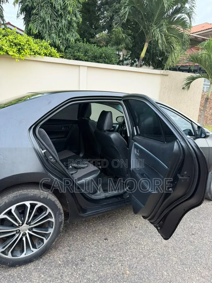 Toyota Corolla 2015 Black