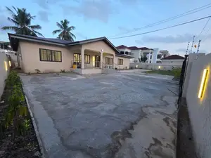 5bdrm House in Sefdard Properties, Tseaddo for rent