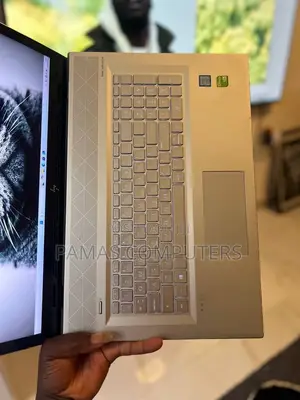 Laptop HP Envy 17 8GB Intel Core i7 SSD 1.5T