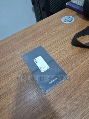 New Samsung Galaxy S24 256 GB