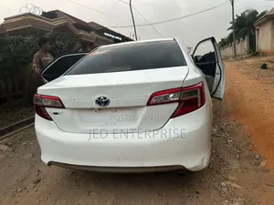 Toyota Camry 2014 White