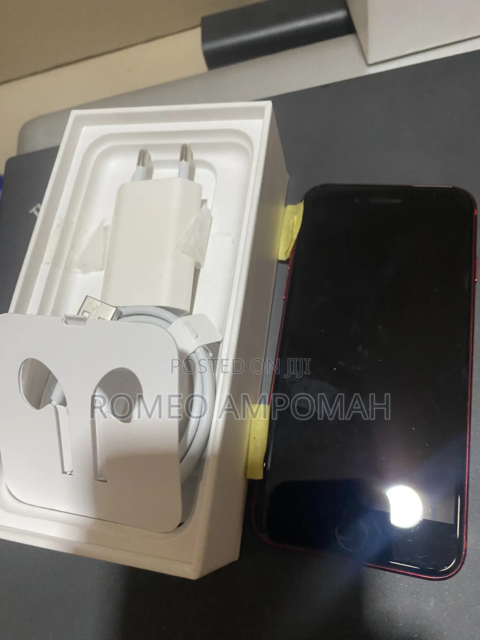 Apple iPhone SE (2022) 64 GB Red