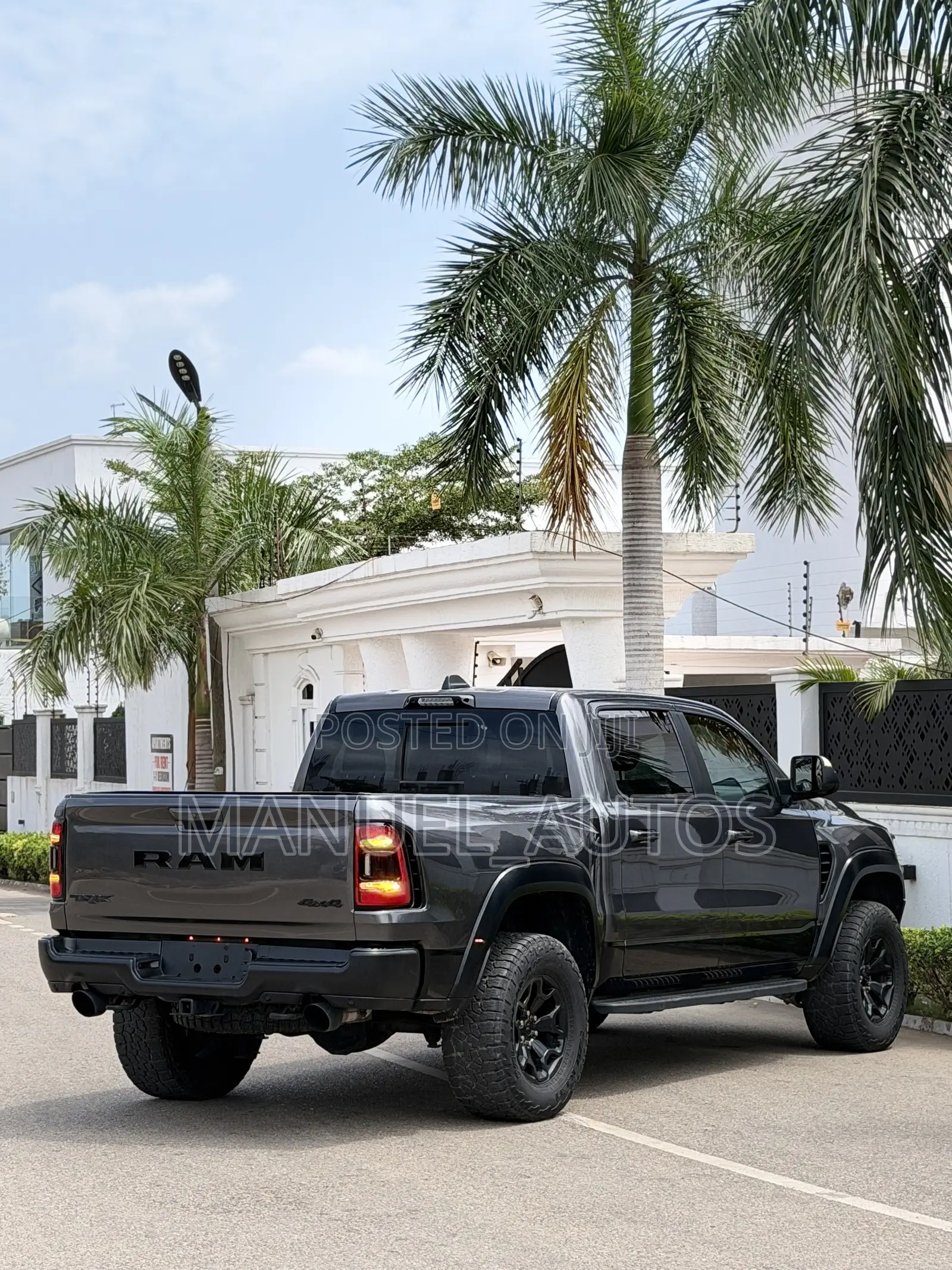 RAM 1500 TRX Crew Cab 4WD SB 2023 Gray