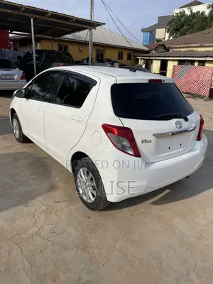 Toyota Vitz 1.3 AWD 5dr 2012 White