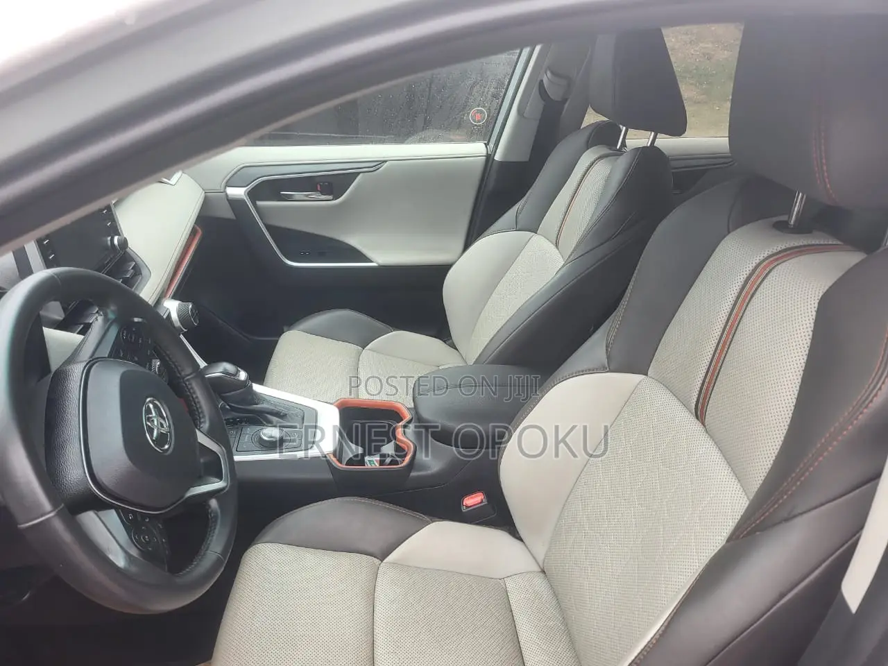 Toyota RAV4 XLE 2021 Gray