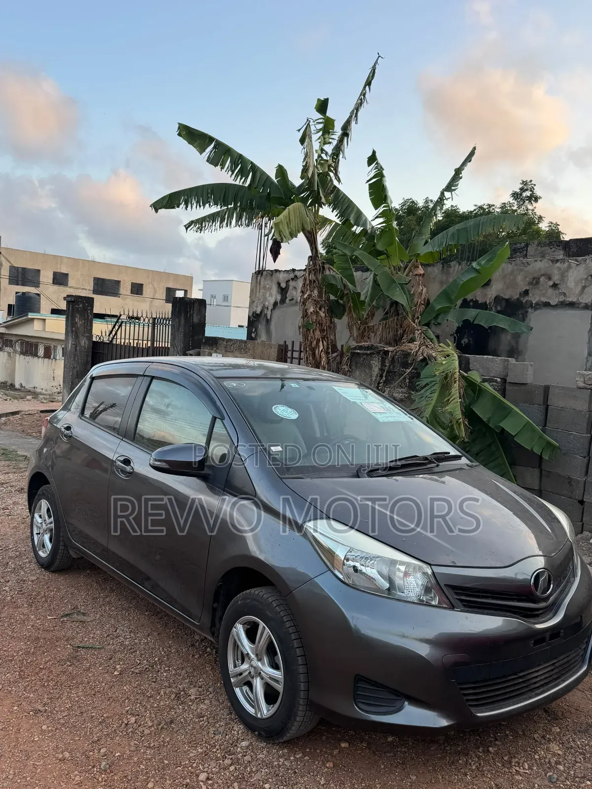 Toyota Vitz 2014 Gray