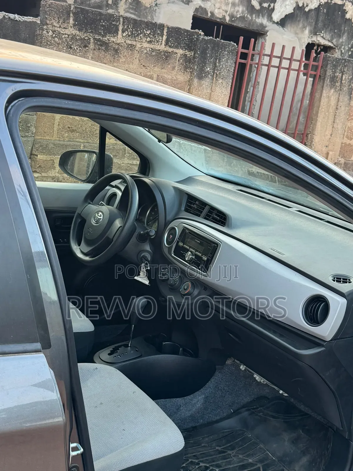 Toyota Vitz 2014 Gray