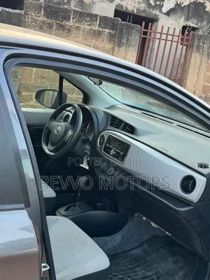 Toyota Vitz 2014 Gray