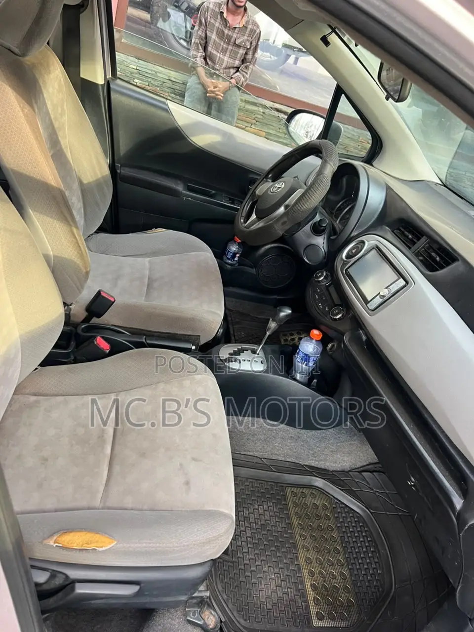 Toyota Vitz 2013 Silver