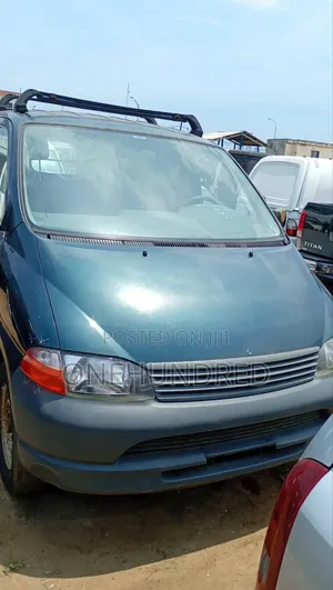 Toyota HiAce 1999 Blue
