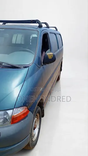 Toyota HiAce 1999 Blue