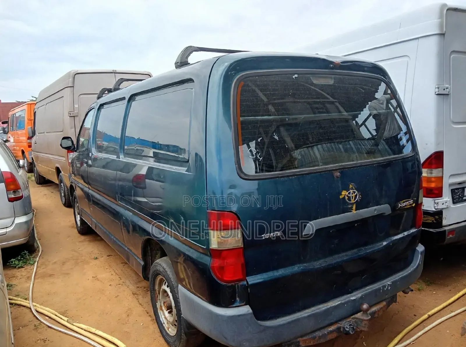 Toyota HiAce 1999 Blue