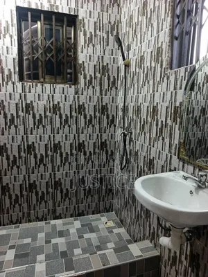 1bdrm Room & Parlour in Bush Road Teshie, Tseaddo for rent