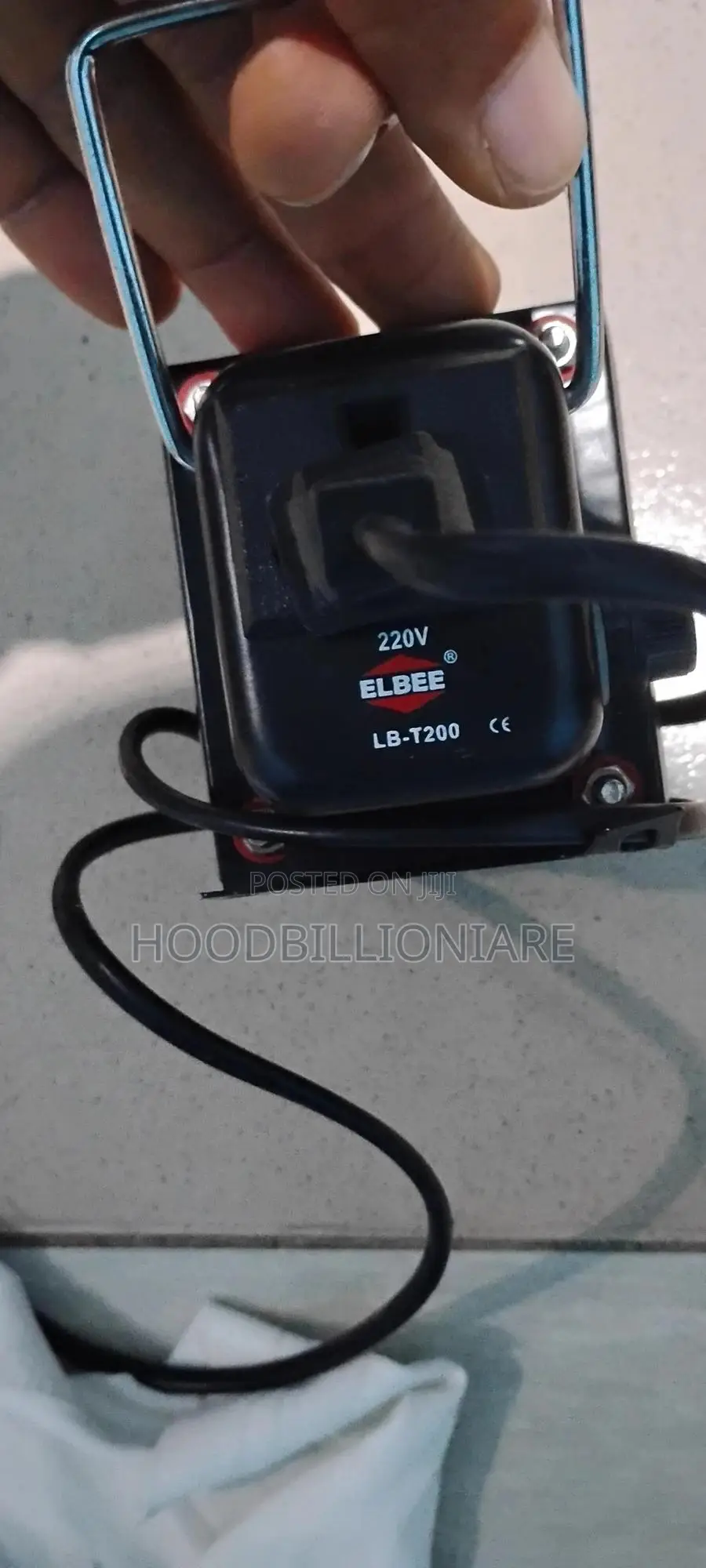 Elbee Inverter 220V Convertor