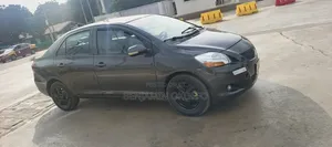 Toyota Yaris 2010 Gray