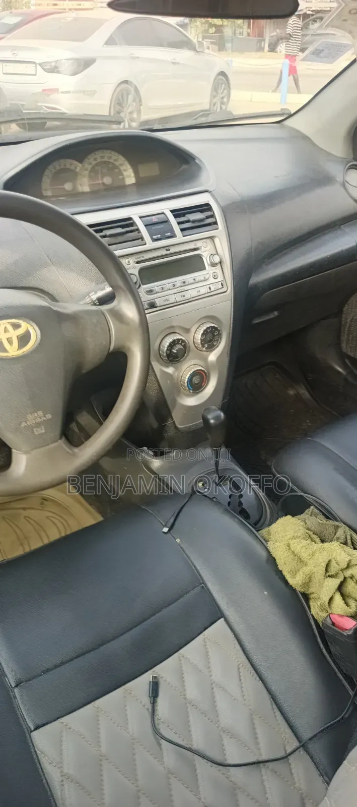 Toyota Yaris 2010 Gray