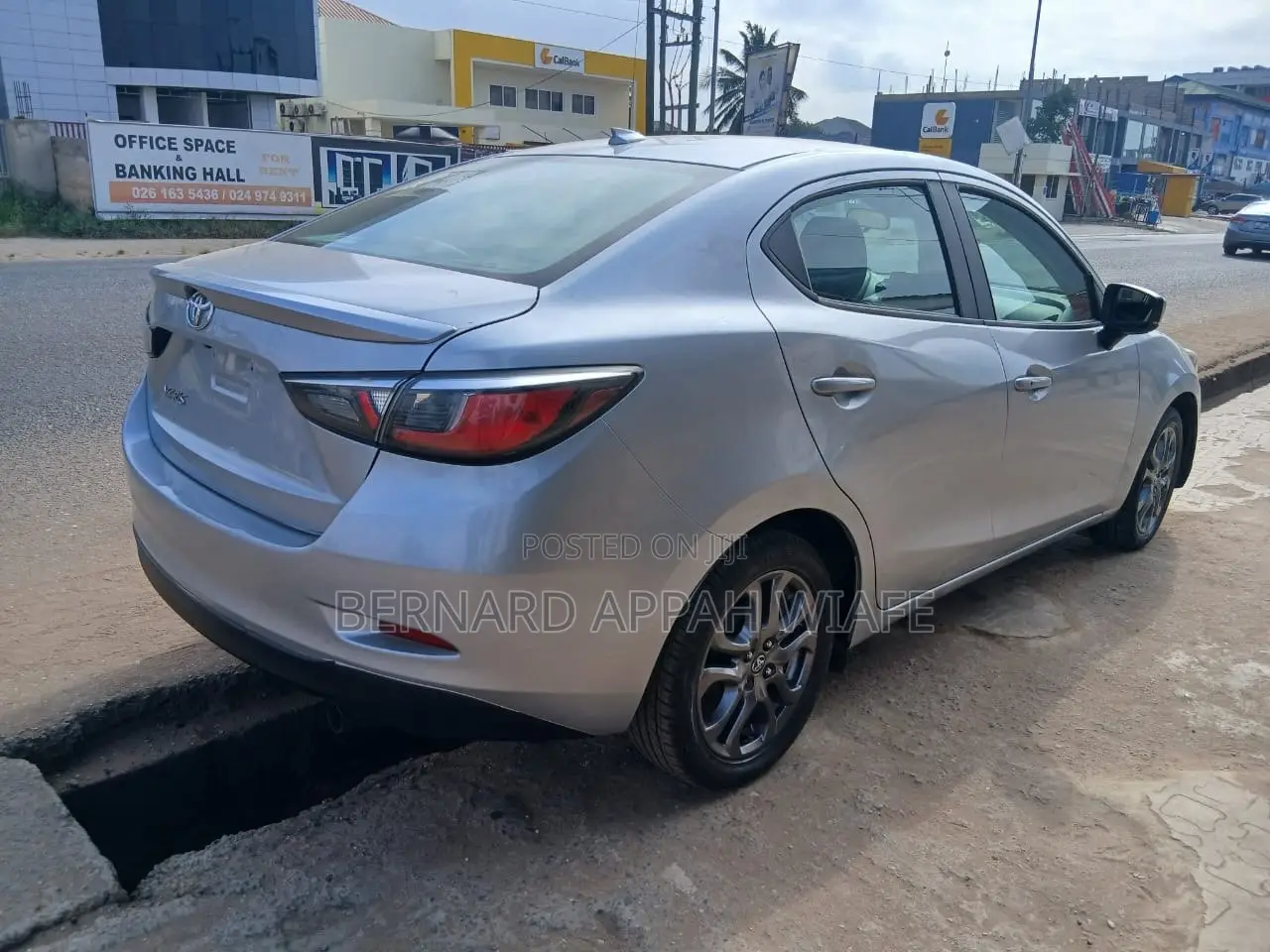 Toyota Yaris LE Sedan 4dr 2019 Silver