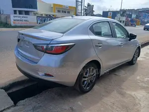 Toyota Yaris LE Sedan 4dr 2019 Silver
